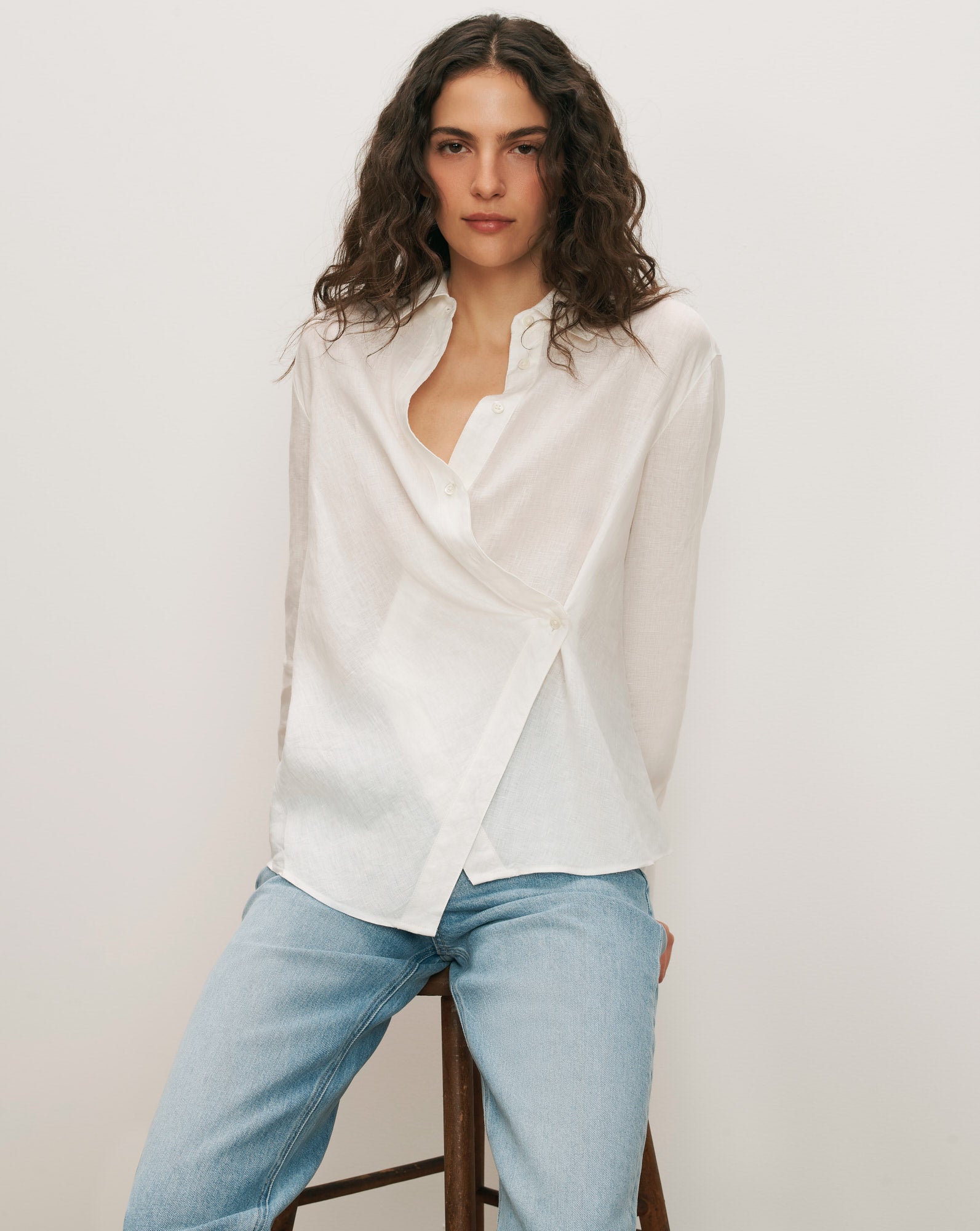 Perezzi Linen Button-Down Shirt in White | Veronica Beard