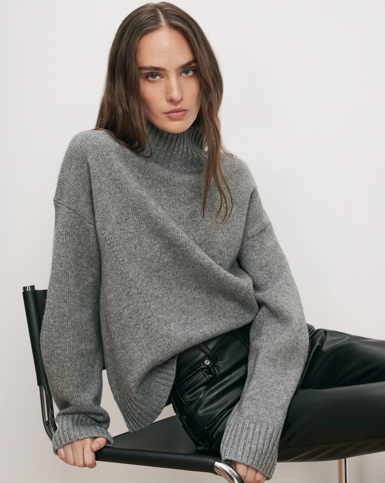 Journey Wool-Cashmere Sweater in Medium Heather Grey | Veronica Beard