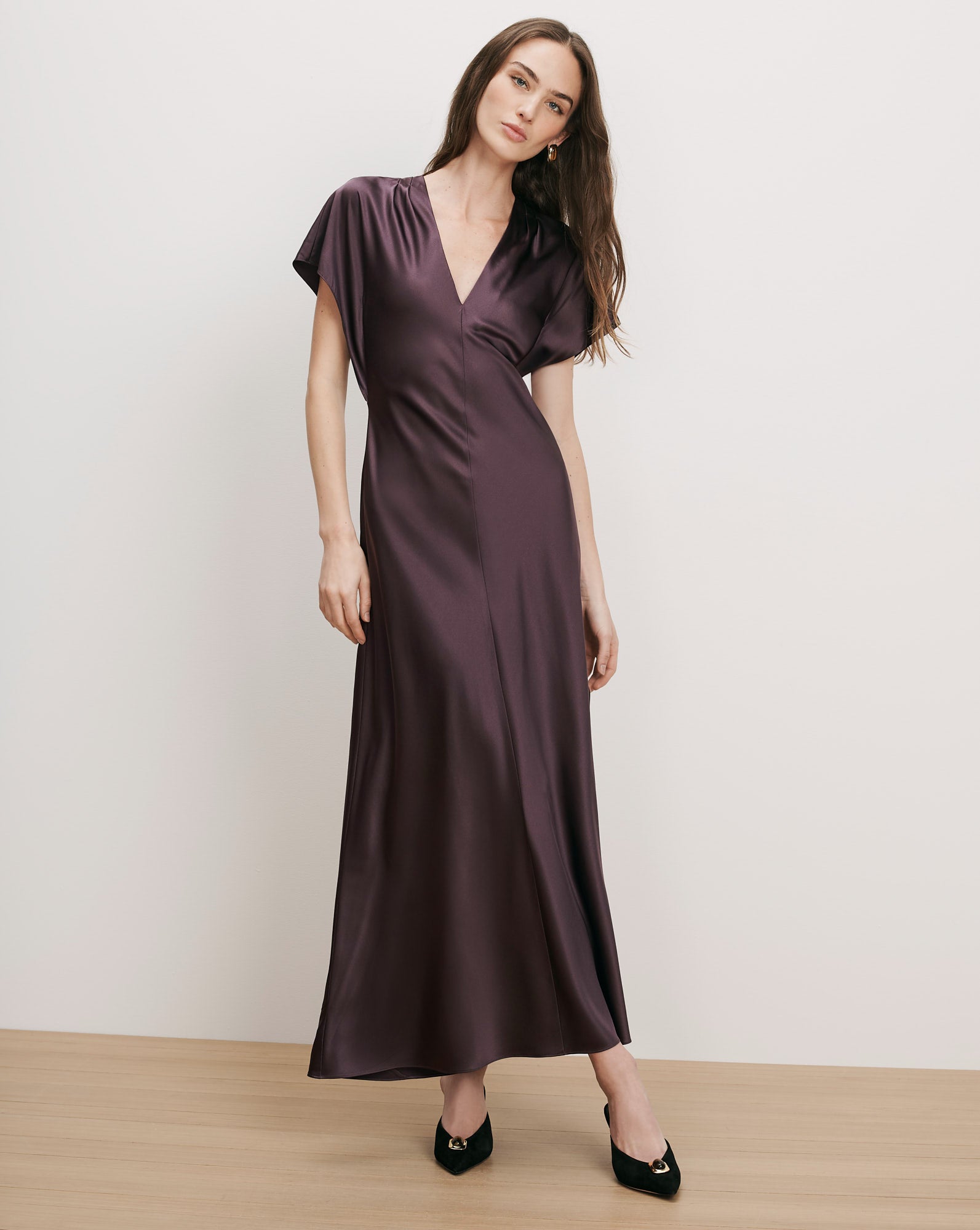 dark purple a line dress Veronica Beard Redgrave V-Neck Midi | Eggplant Balanced airflow and simple DECMARKDOWN2025 French Connection - Whisper Size:Custom made