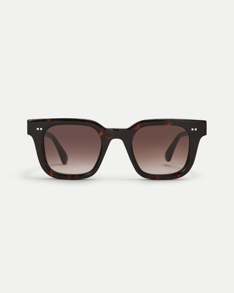 04 Sunglasses in Tortoise | Veronica Beard