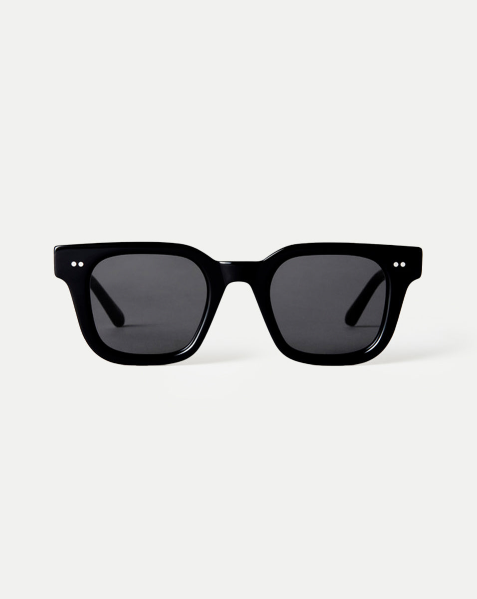 04 Sunglasses in Black | Veronica Beard