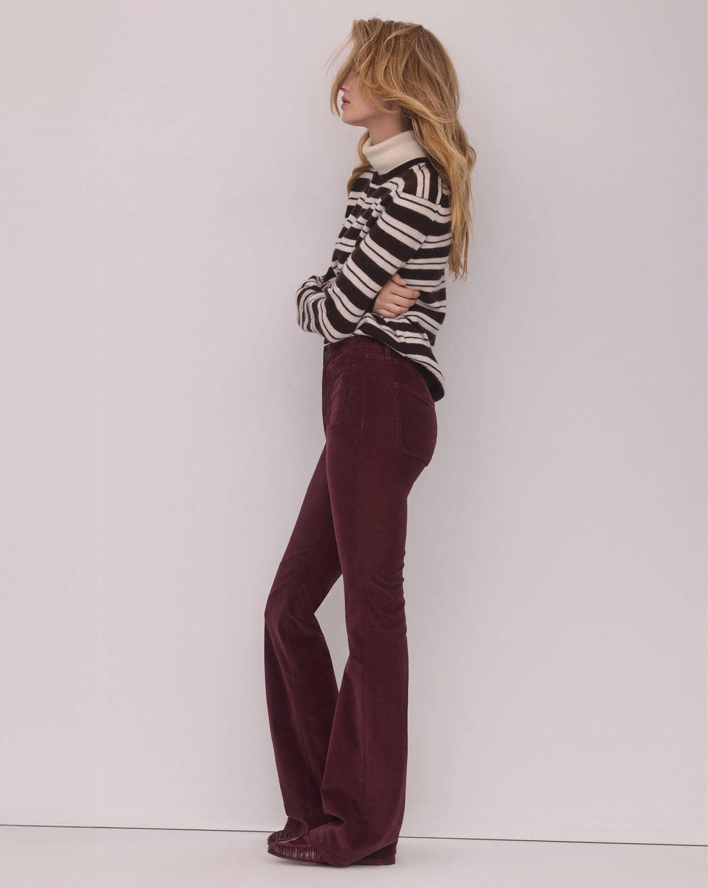 Veronica Beard Brown corduroy pants with patch pockets.