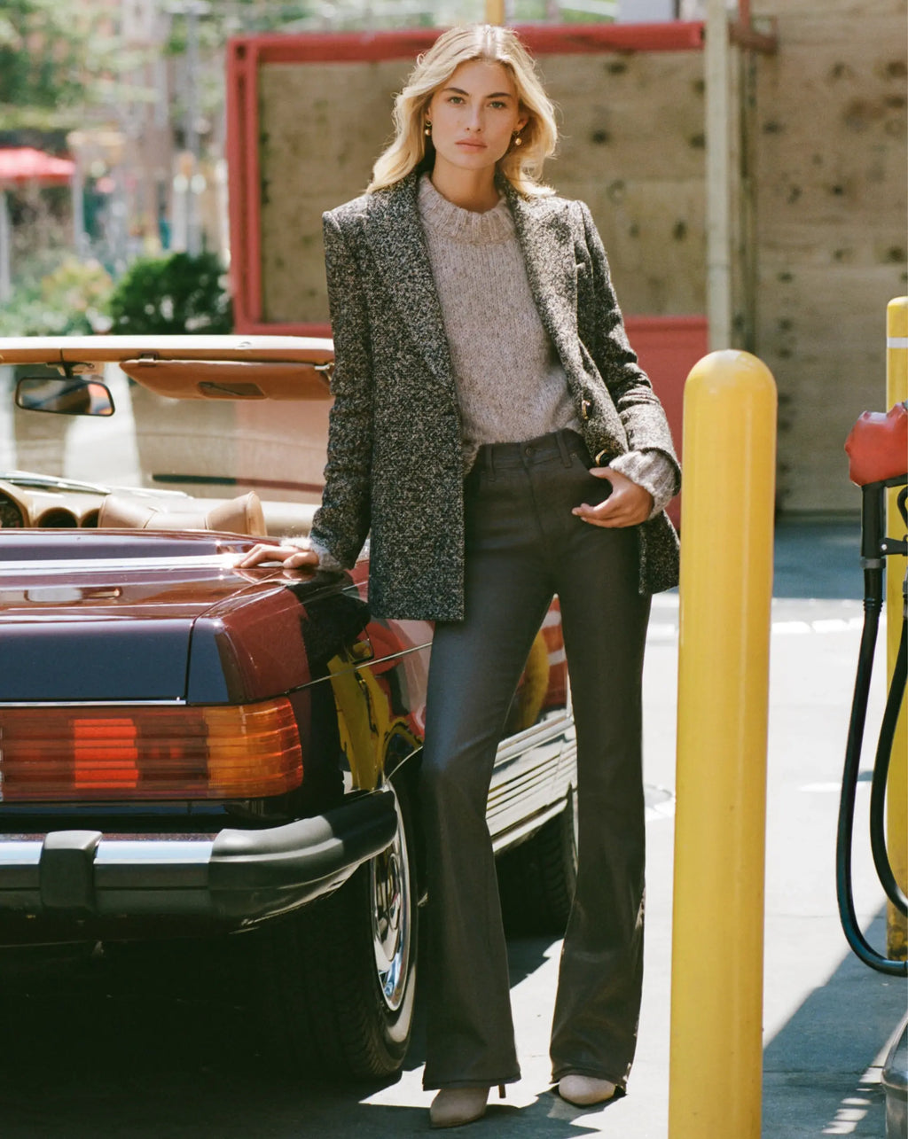 Veronica Beard Brown tweed blazer with gold buttons