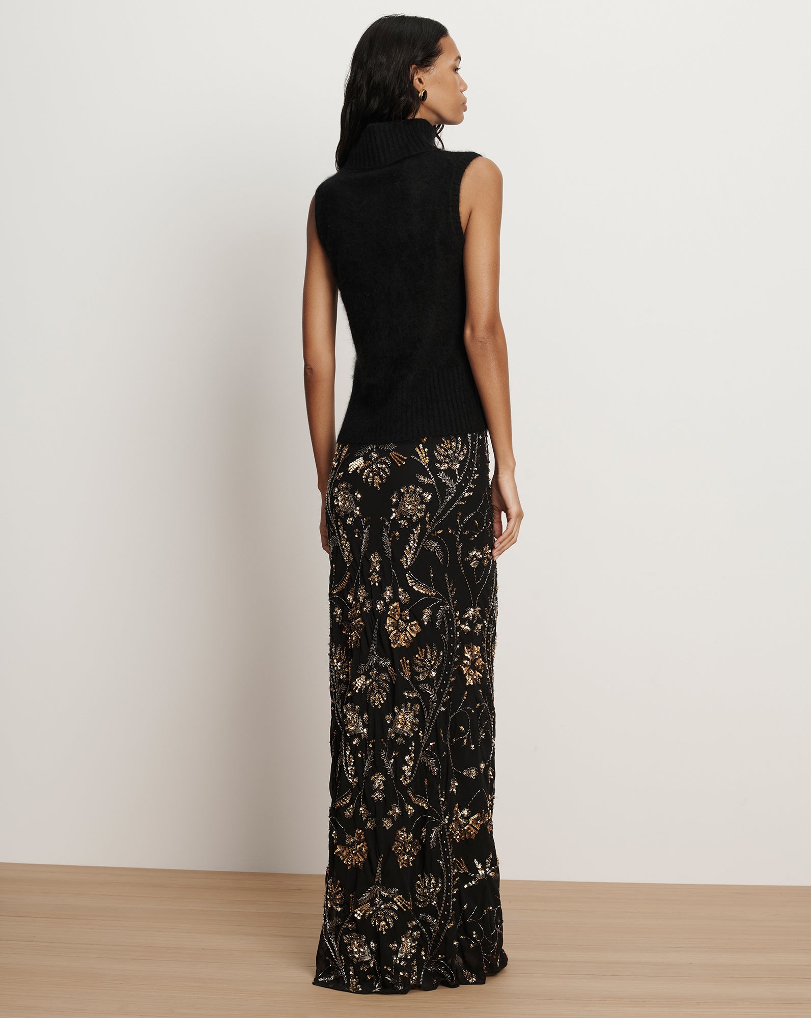 Mazzy Brushed Cashmere Sleeveless Sweater in Black | Veronica Beard