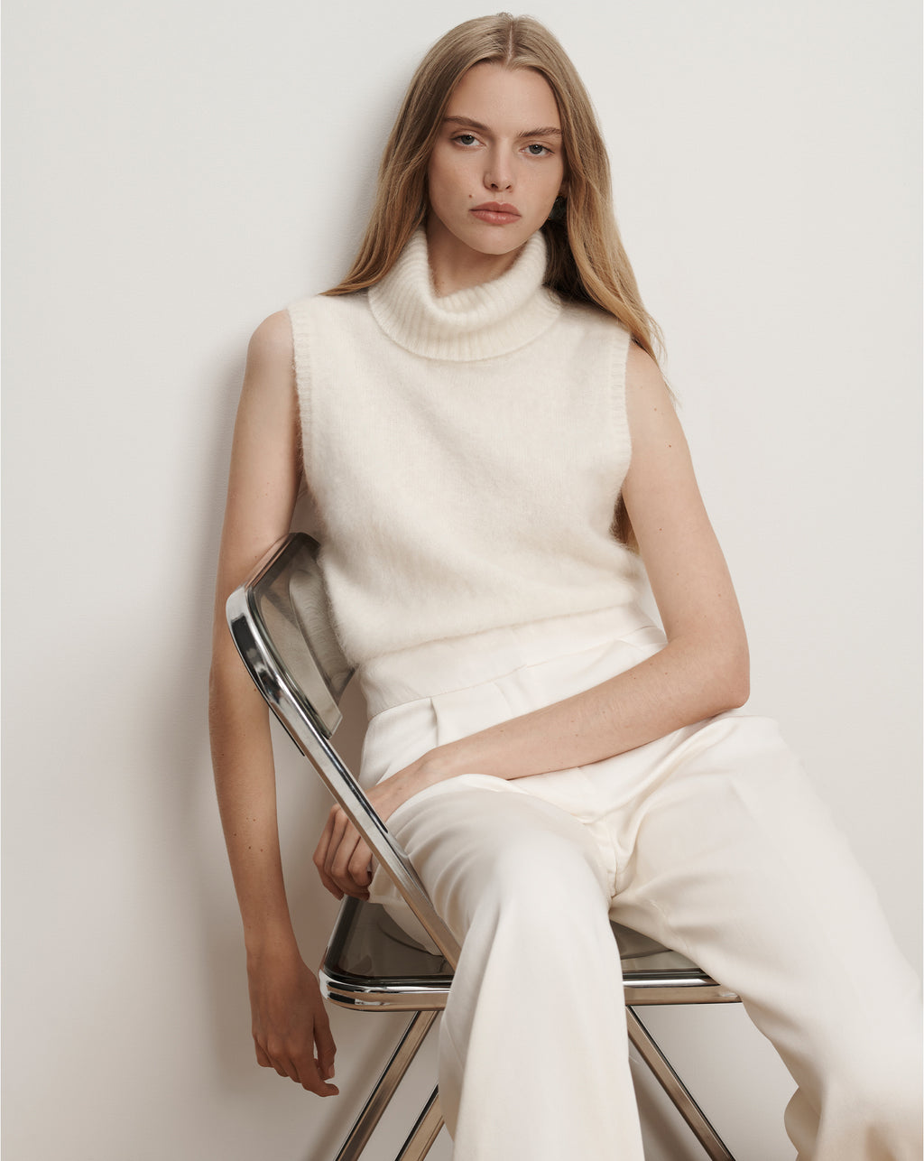 Veronica Beard Mazzy Brushed Cashmere Sleeveless Sweater - Ivory