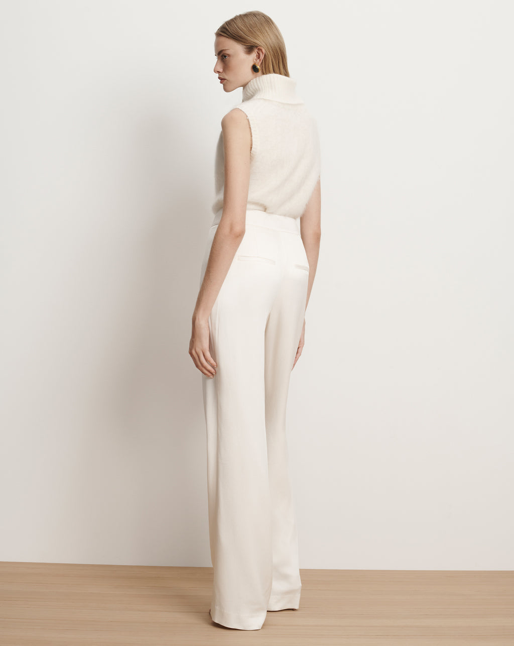 Veronica Beard Mazzy Brushed Cashmere Sleeveless Sweater - Ivory