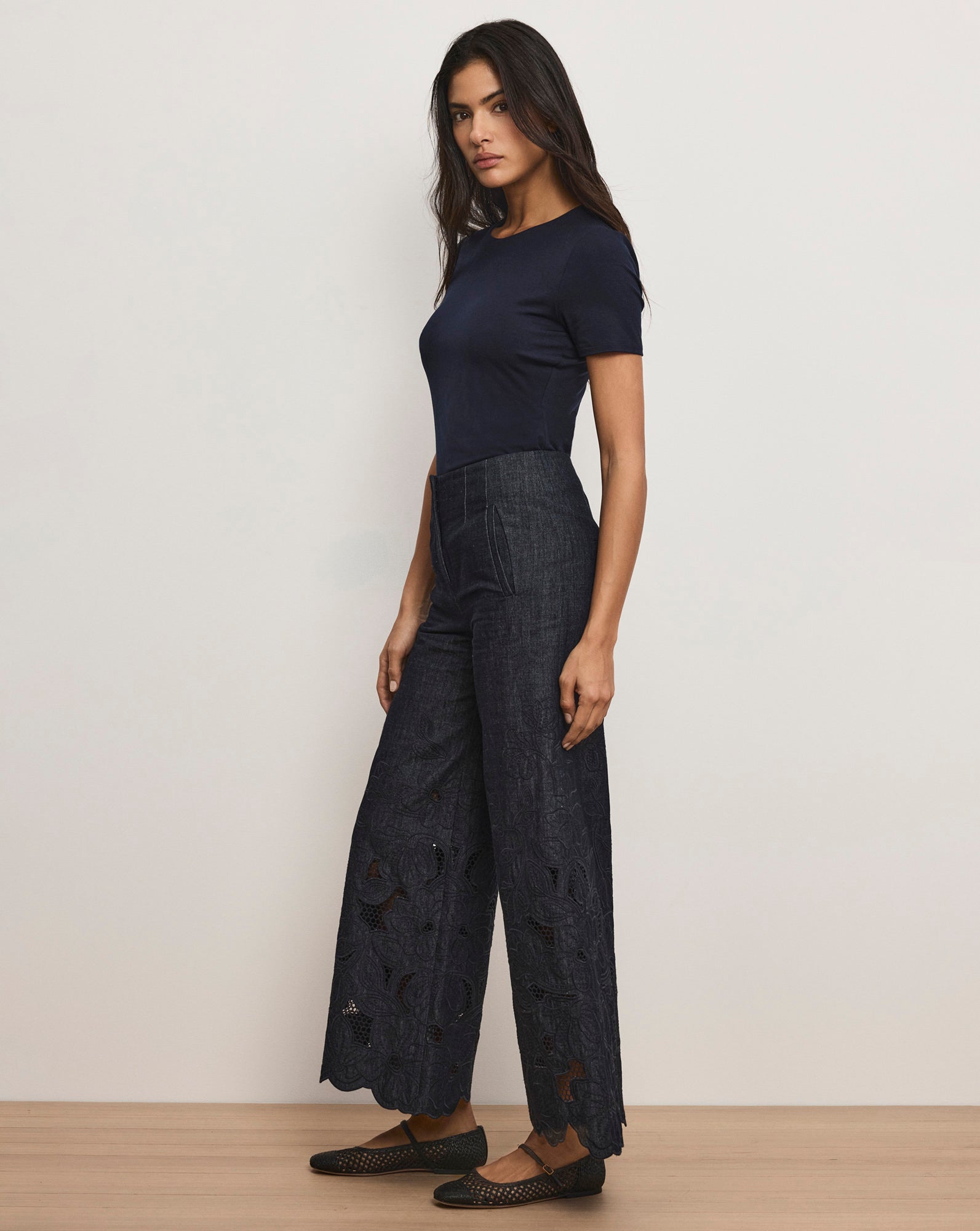 Osborne Wide-Leg Eyelet Pant in Indigo Rinse Dark Wash | Veronica