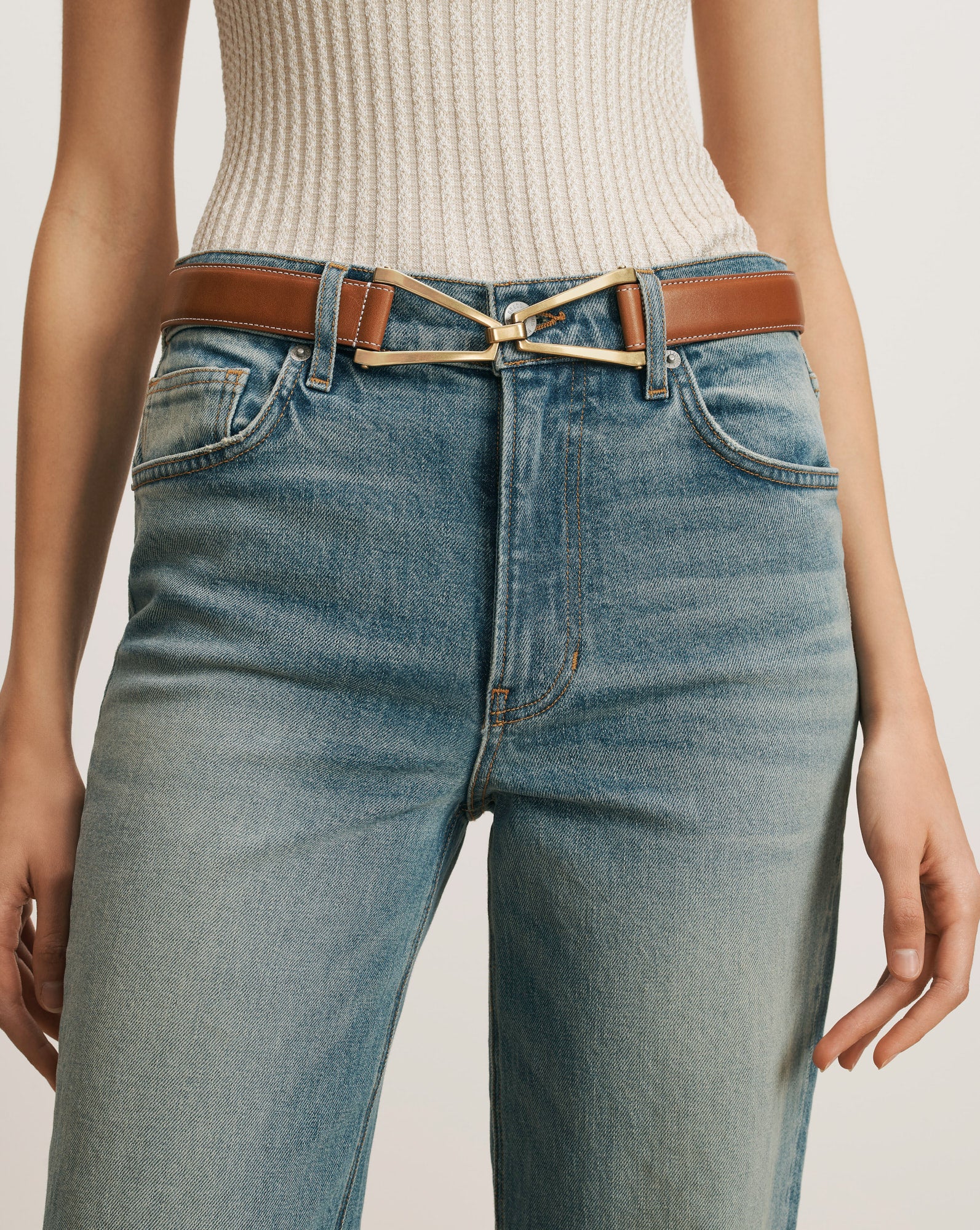 V Leather Belt in Hazelwood | Veronica Beard