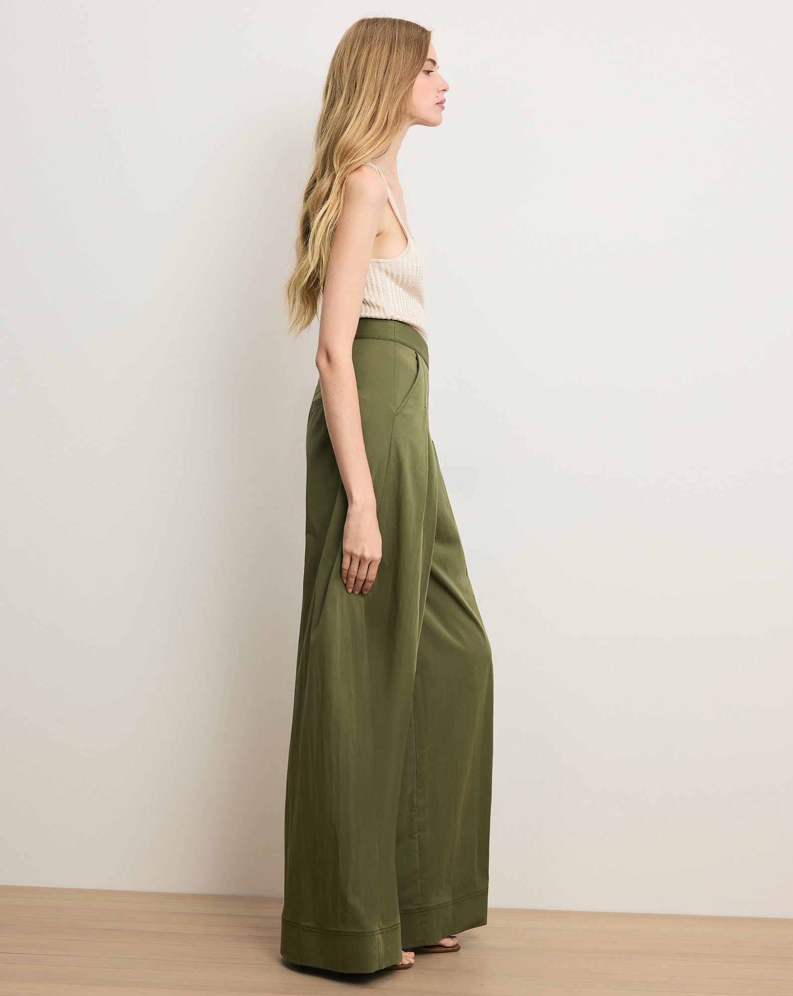 Veronica Beard Heron Pleated Wide-Leg Pants, Army, Women's, 6, Pants & Shorts Wide Leg Pants & Culottes Veronica Beard Heron Pleated Wide-Leg Pants, Army, Women's, 6, Pants & Shorts Wide Leg Pants & Culottes