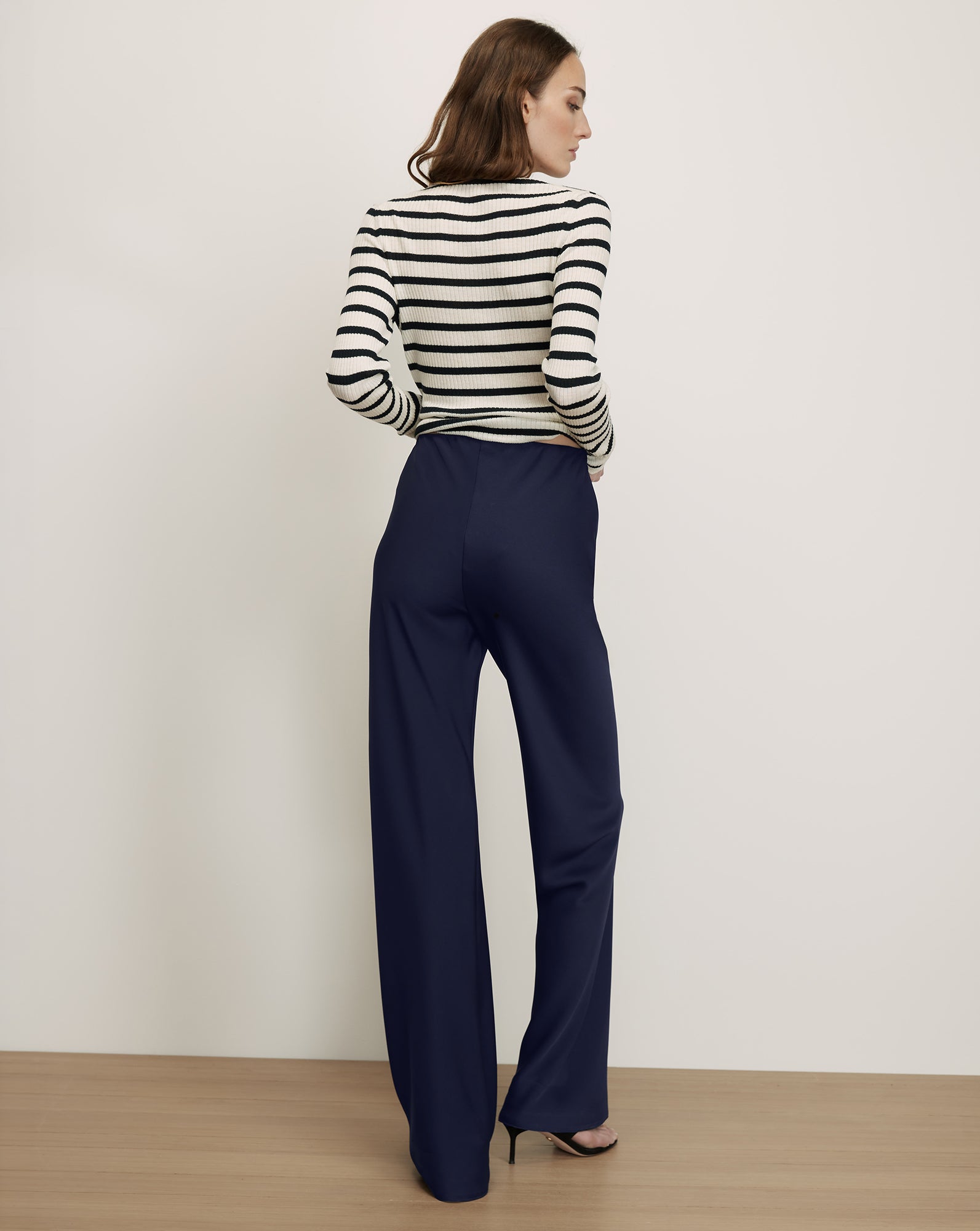 pedestal verour pants フレアパンツ　DAB着用 Braddock Wide-Leg Pant in Navy | Veronica Beard