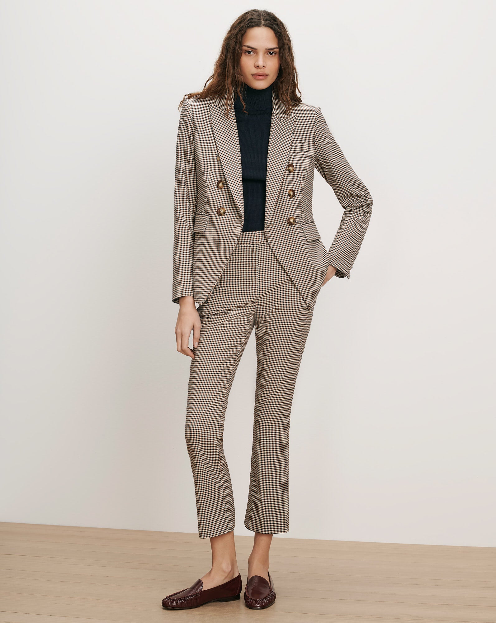 Veronica Beard Brown houndstooth blazer and cropped pants suit.