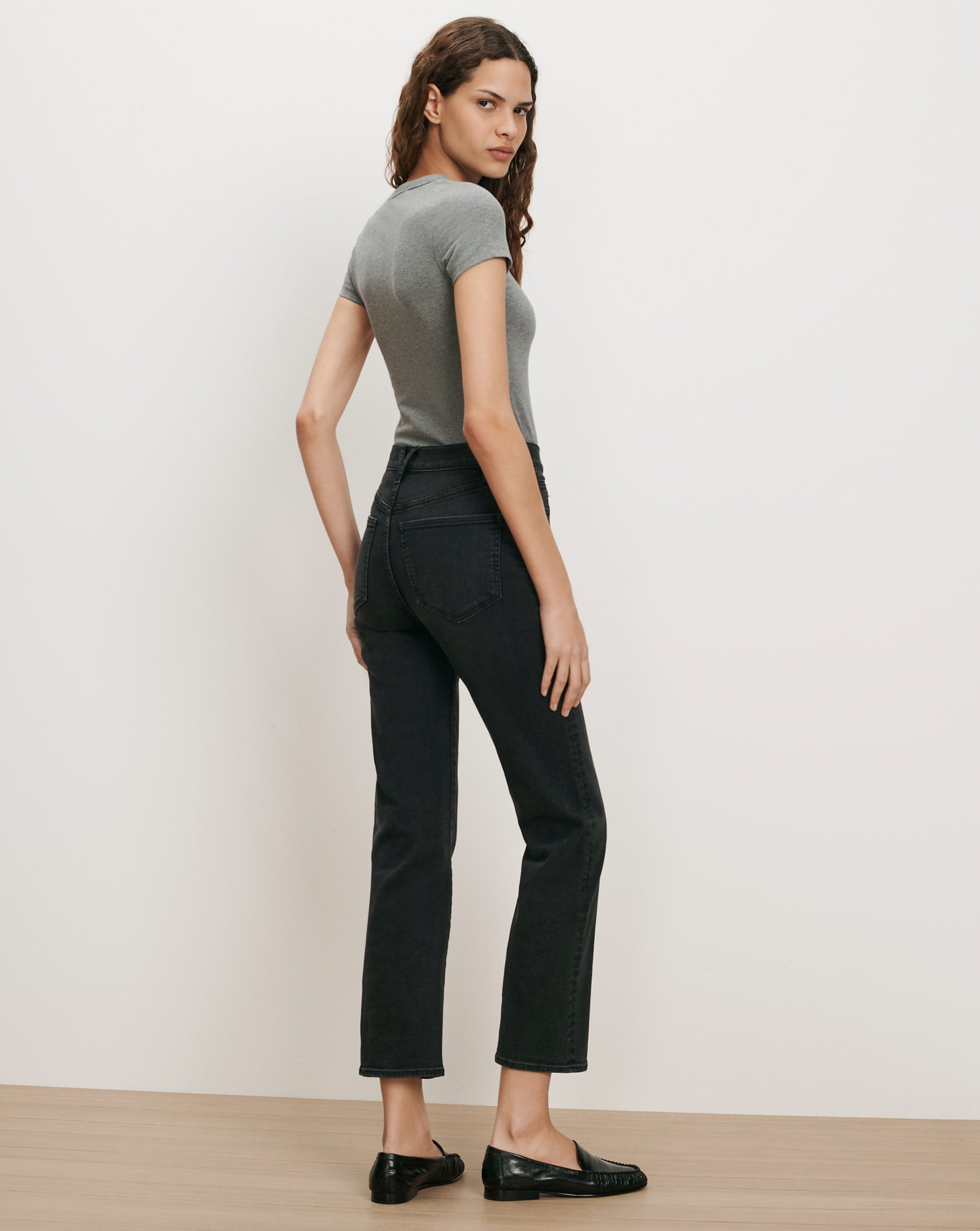 Veronica Beard Gray t-shirt and black jeans