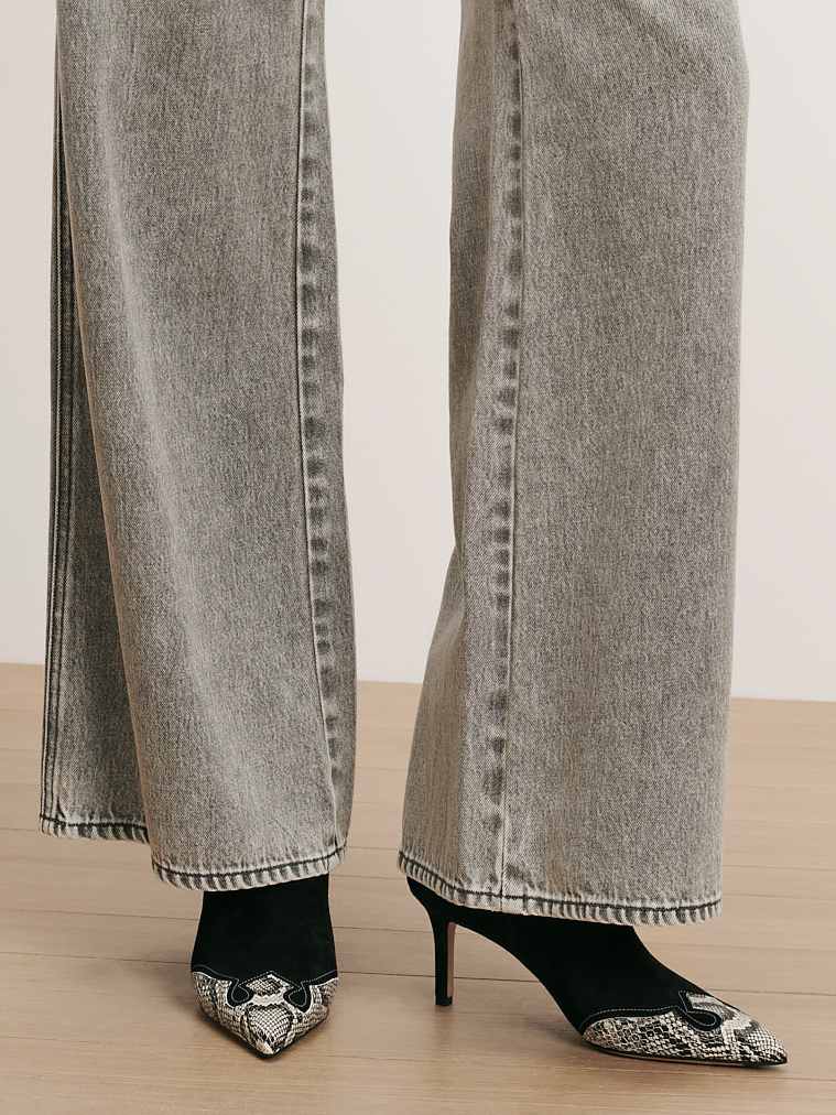 Veronica Beard Black and white snakeskin-patterned pointed-toe heels.