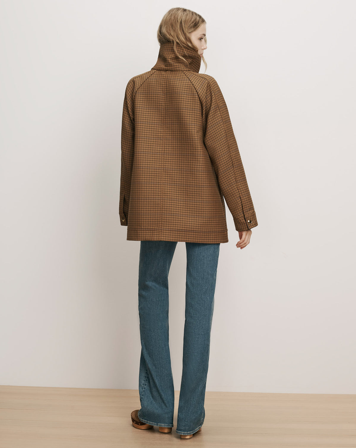 Veronica Beard Brown houndstooth jacket with high collar.