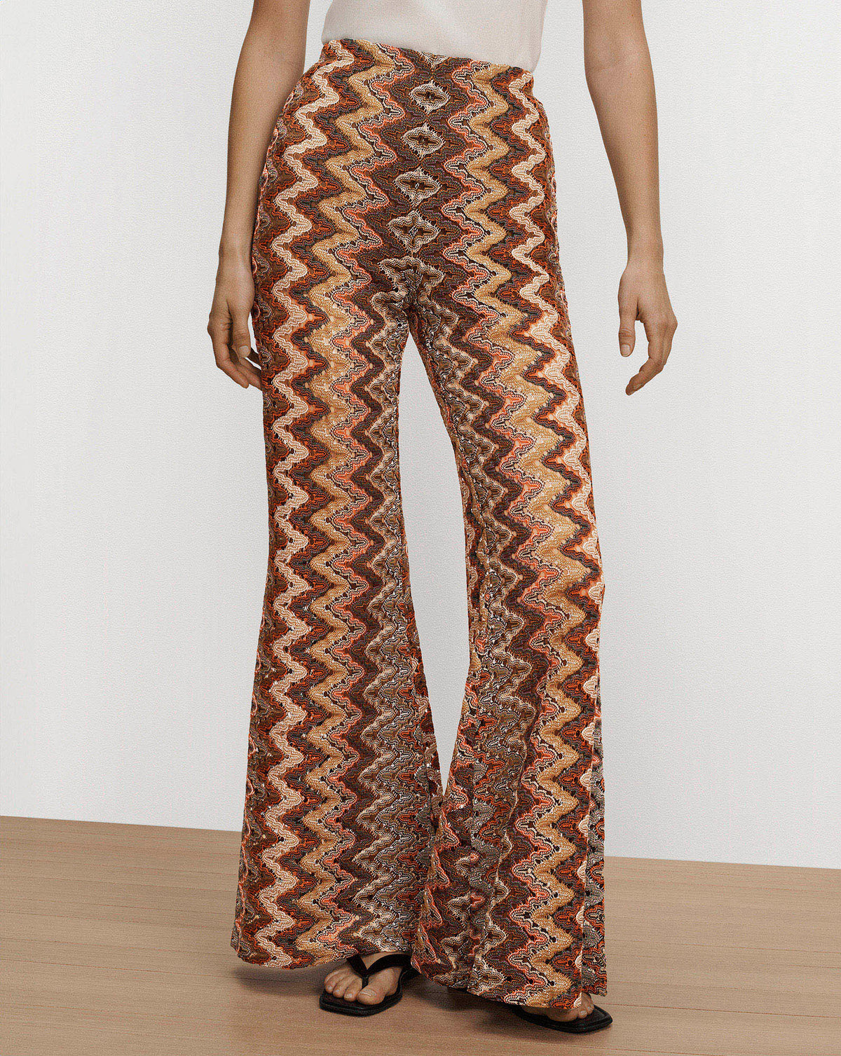 Veronica Beard Brown patterned flared knit trousers
