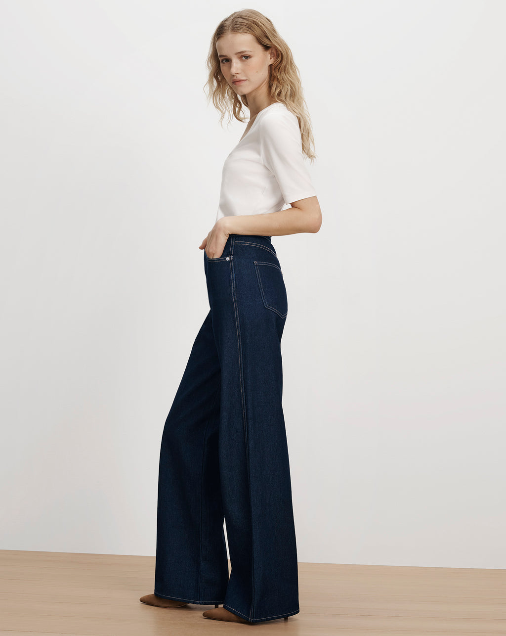 Veronica Beard Dark blue wide-leg denim jeans.
