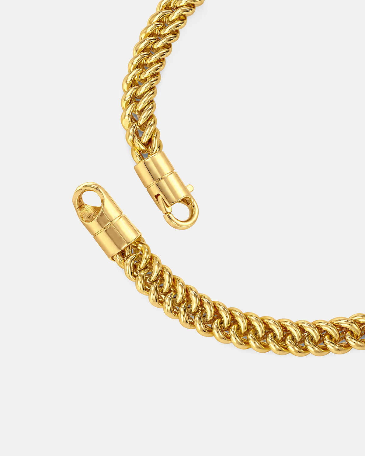 Veronica Beard Gold thick chain bracelet with lobster clasp.