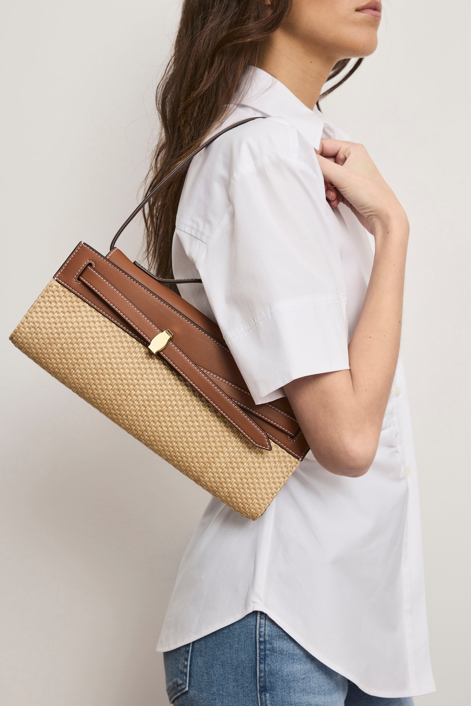 ◆タチカワ◆バーチカルブランド◆W430×H197◆O-2509BL6◆ Veronica Beard Raffia Dash Clutch in Tan Leather Hazelwood/Natural