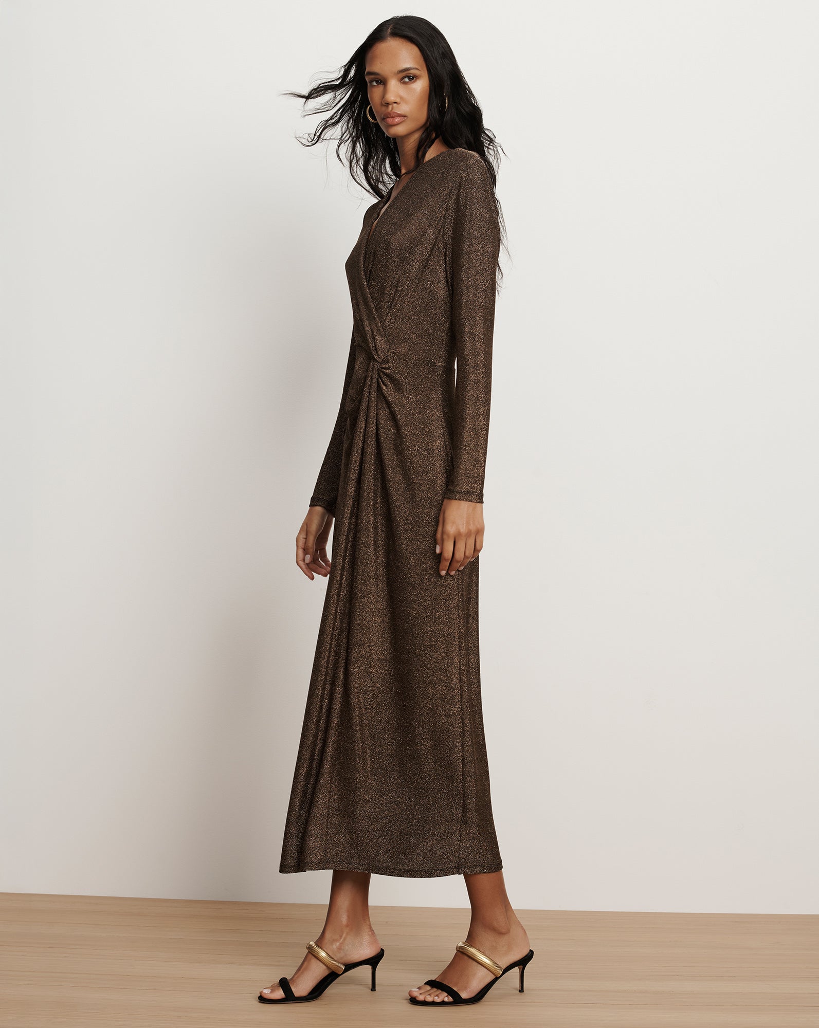 Neomie Metallic Midi Dress in Gold Neomie Metallic Midi Dress in Gold