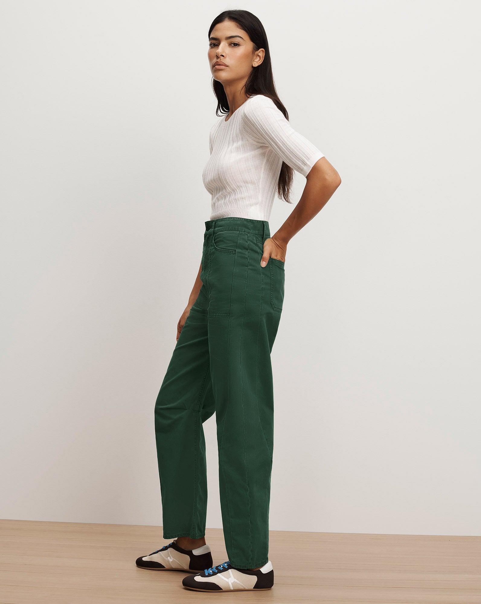 balabala ダークグリーン パンツ Sloan Barrel Pant in Dark Hunter Green | Veronica Beard
