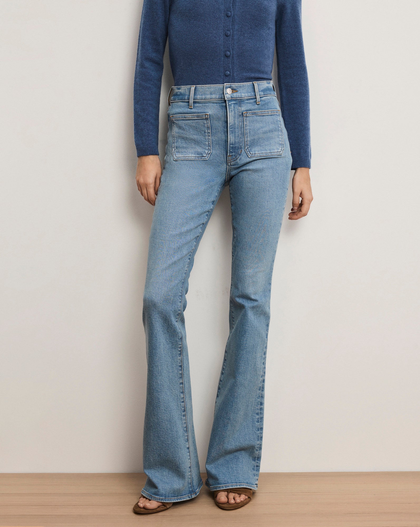 Beverly Patch-Pocket Skinny-Flare Jean in Silverwood Light Blue
