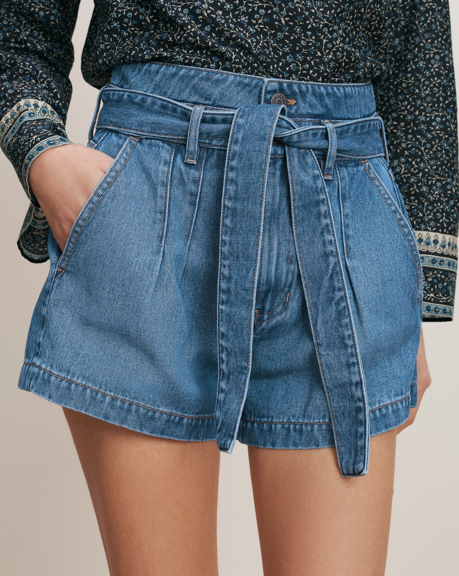 Jaylen Denim Short in Medium Wash Serendipity | Veronica Beard