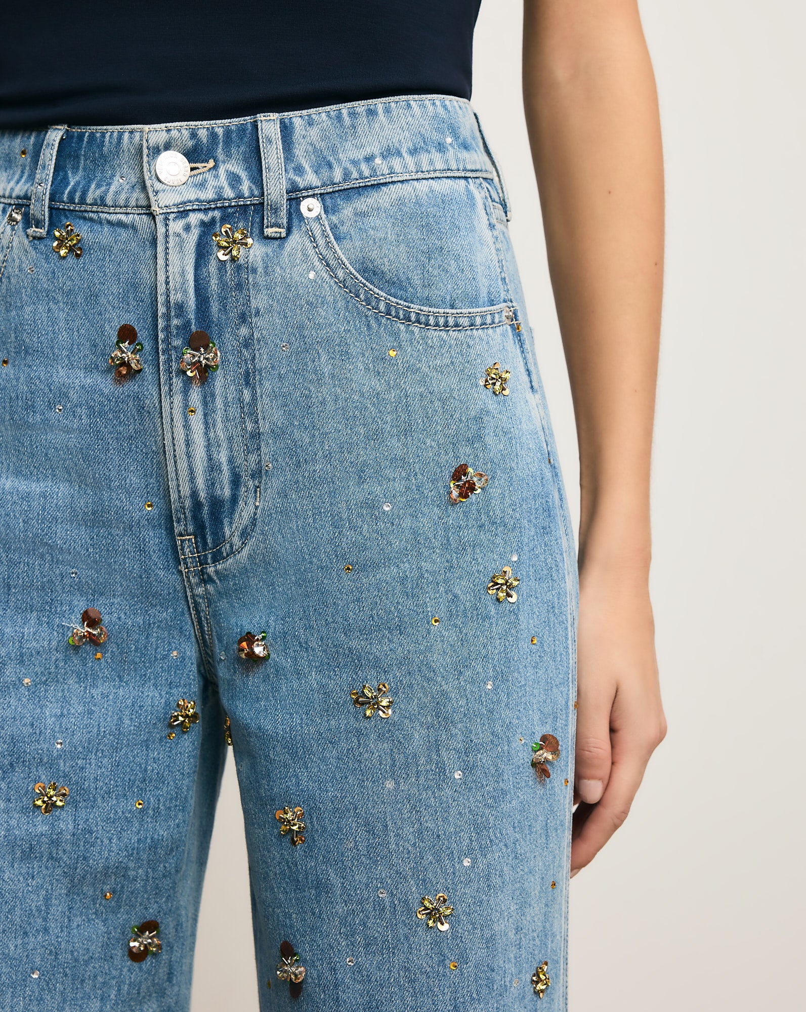 Kasey Embellished Wide-Leg Jean in Light Wash Denim Silver Dust