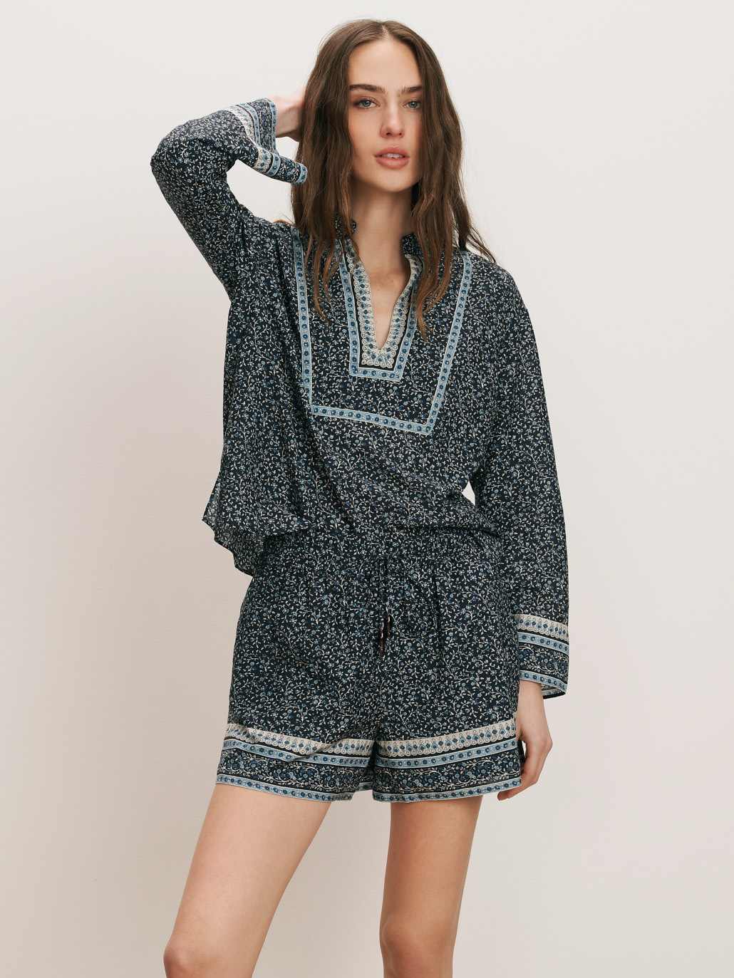 Vilvaldi Floral Short in Navy Multi | Veronica Beard