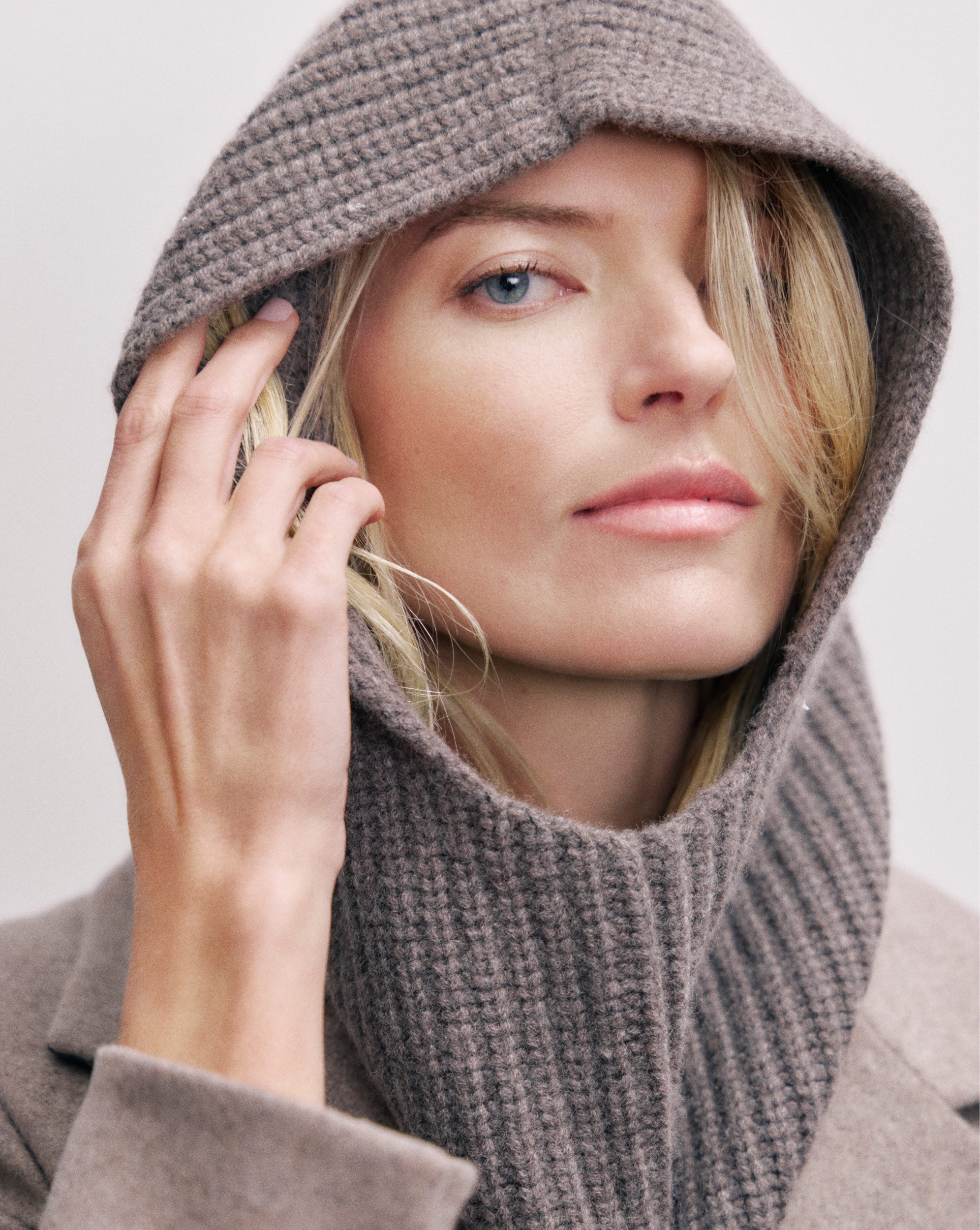 Wool-Cashmere Snood in Medium Heather Grey | Veronica Beard