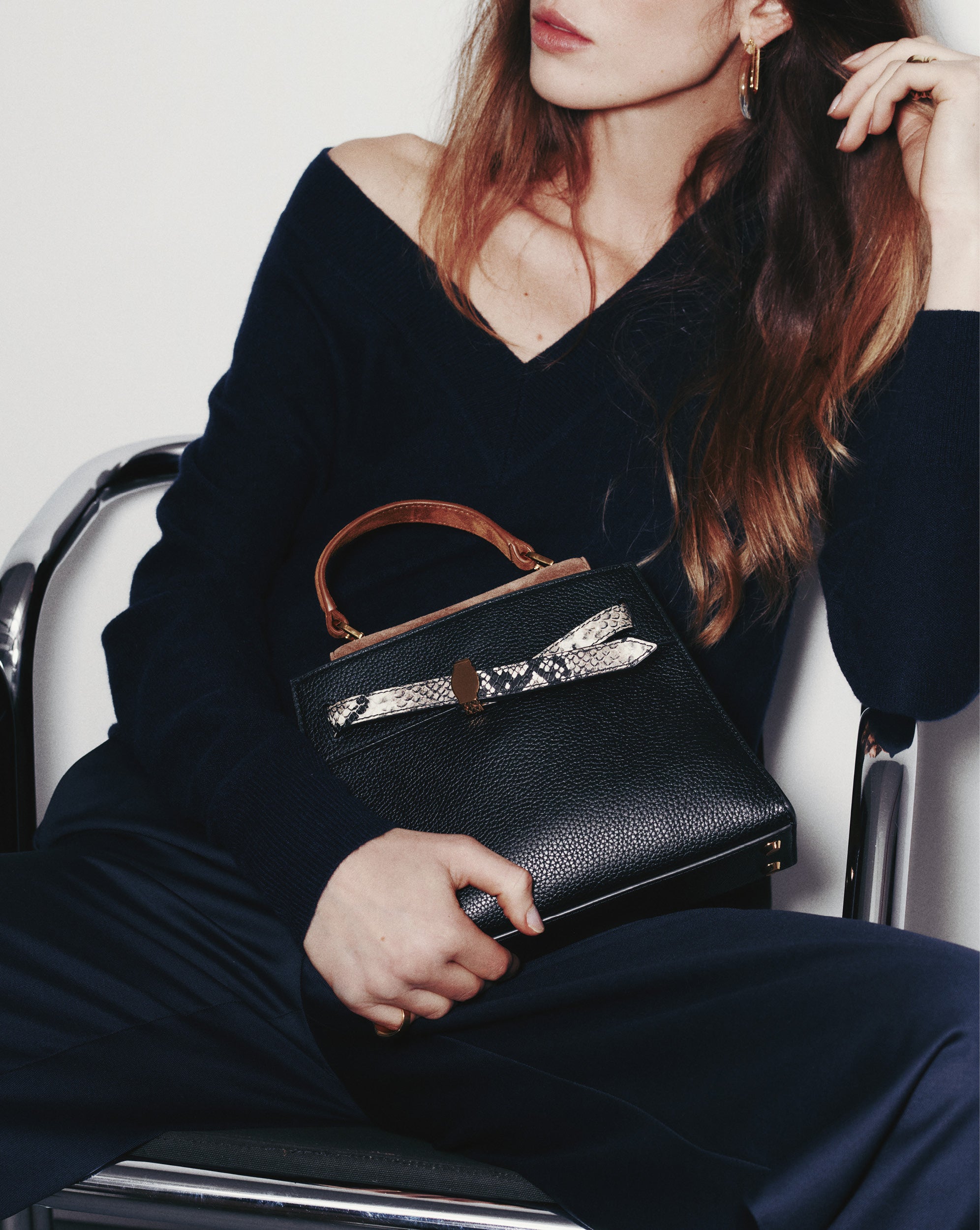 VERONICA オフショルダー Veronica Beard Dash Top-Handle Bag in Black Multi | Veronica Beard