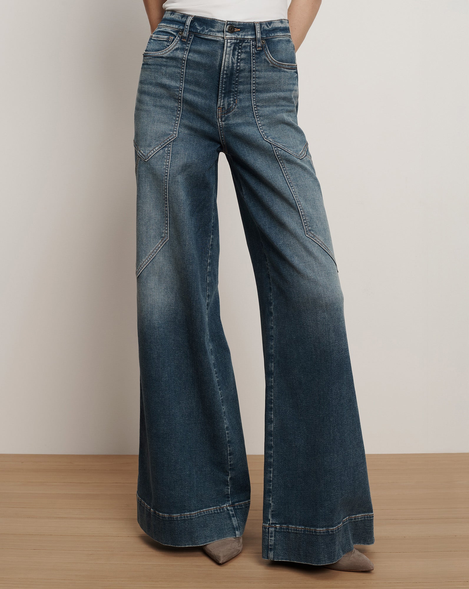 Freddy Wide-Leg Cargo Jean in Medium Wash Denim Ripple Haze