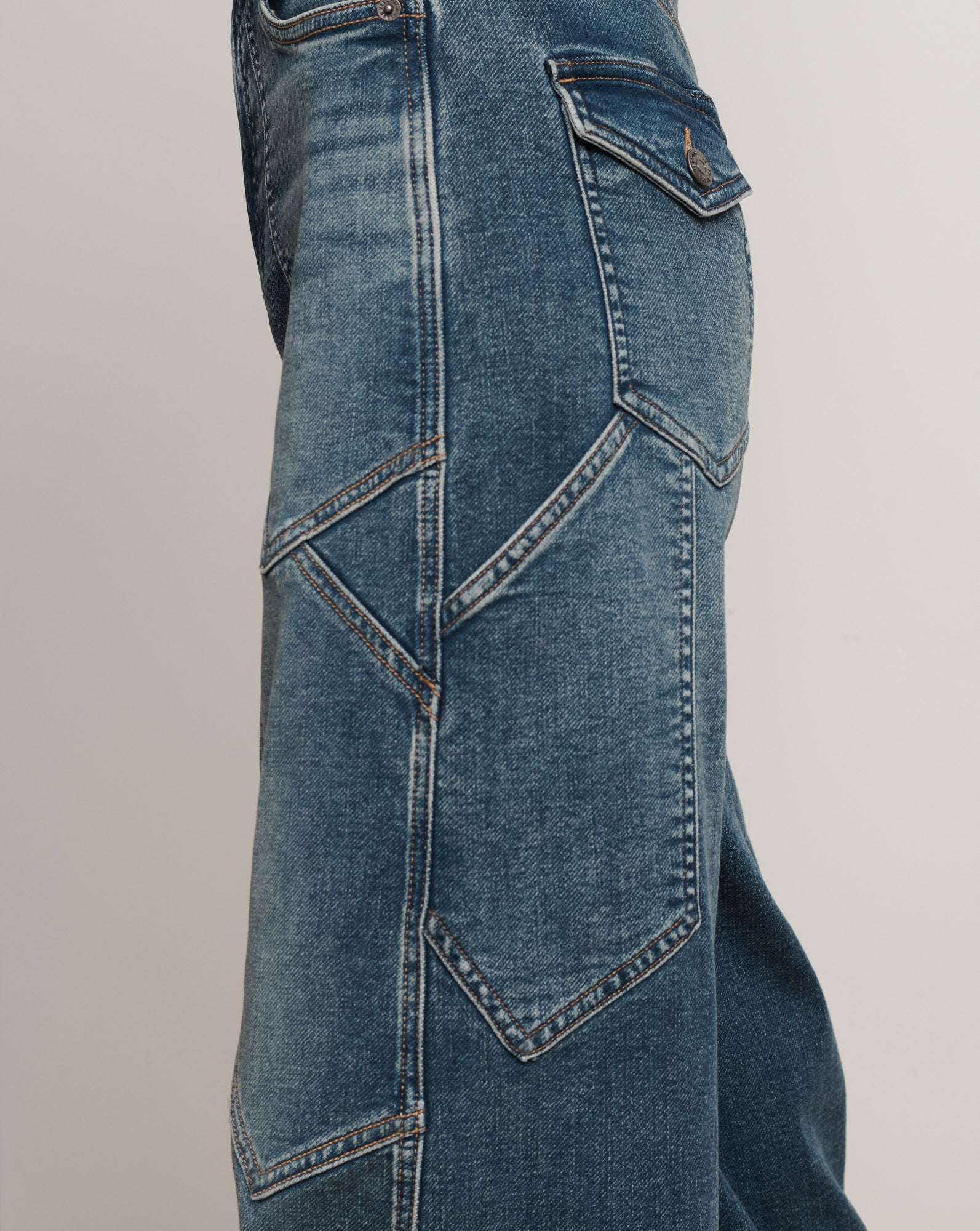 Freddy Wide-Leg Cargo Jean in Medium Wash Denim Ripple Haze